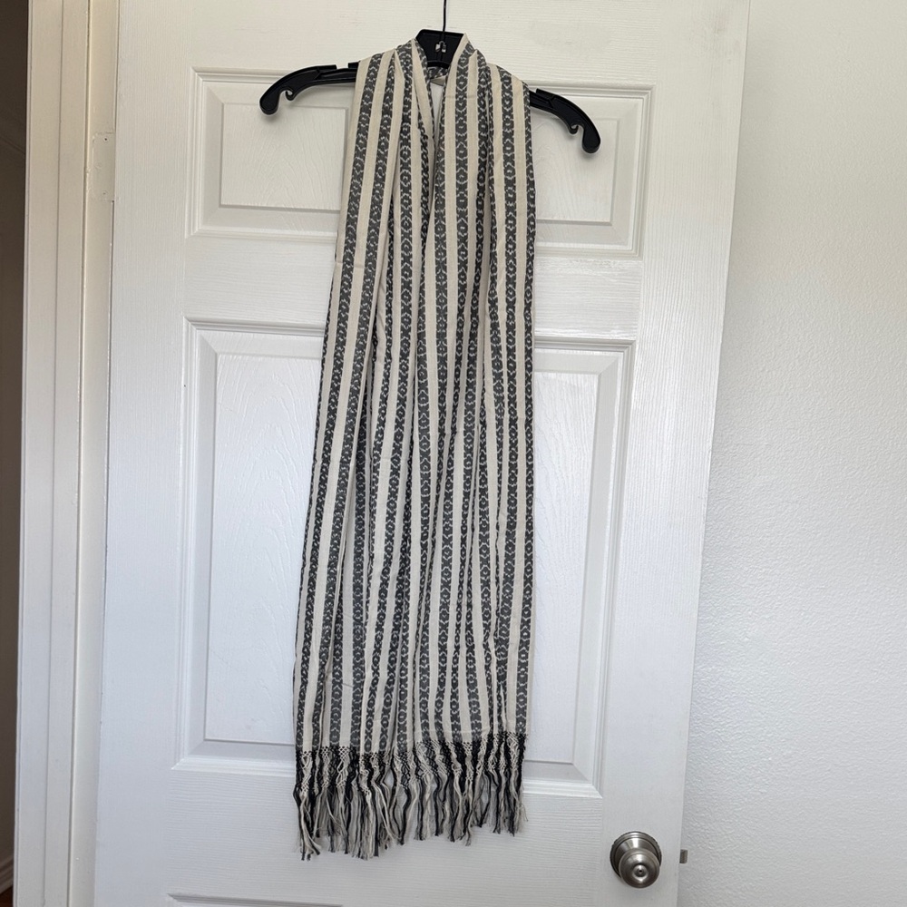 Elegant Black and White Striped Scarf